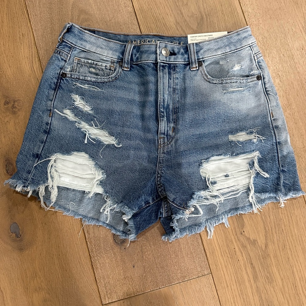 NWT AMERICAN EAGLE MOM SHORTS